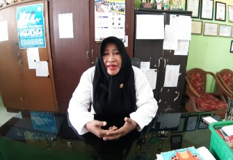 Kepala sekolah SD 10 Nurimah Ritonga