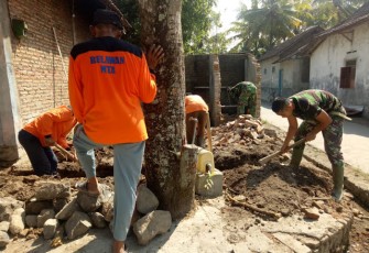 Sukarelawan MTA Jimbung Ikut Berperan di TMMD Kodim Klaten