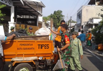 Peran Penting Babinsa Dalam Menjaga Kebersihan Lingkungan