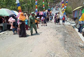 Linmas Sudali Cekatan Mengatur Keadaan di Lokasi Lomba Pemancingan