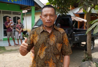 Eliandoni warga Desa Sawang