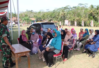 Persit Cabang XVIII Kodim Cilacap Mendukung Total TMMD 106