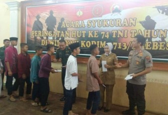 Kapolres Brebes Santuni  Anak Yatim-piatu Bersama Dandim 0713/Brebes