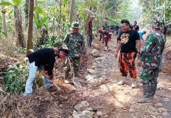 Pemuda Pancasila Bantu Giat TMMD Sengkuyung Tahap III 2019