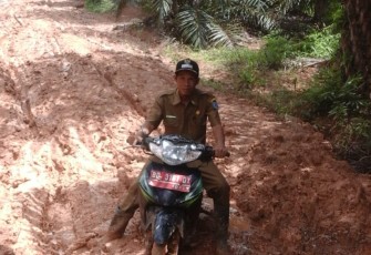 Kondisi Jalan Desa Kinal Jaya 