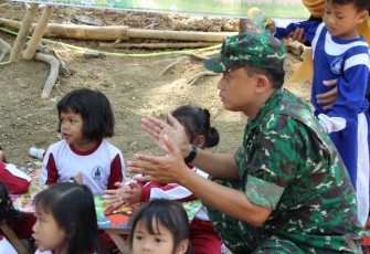 Tepuk Tangan Anak-Anak Ini Meriahkan Kegiatan Wasbang
