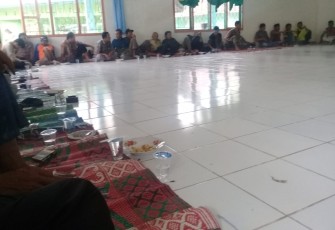 Petani plasma dan pihak koperasi saat rapat bersama
