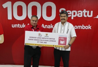 JNE Gandeng Baznas Donasikan 1000 Pasang Sepatu Untuk Anak Korban Bencana Palu Dan Lombok 