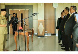 Gubernur Bengkulu Rohidin Mersyah Melantik Jajaran Direksi Perusahaan Daerah BIMEX 