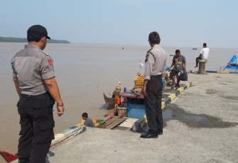 Kapolsek Panai Hilir Bersama Kanit Sabhara Patroli dan Cek Pos Pantau Sei Brombang 