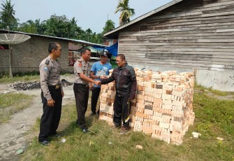 Penyerahan bantuan 