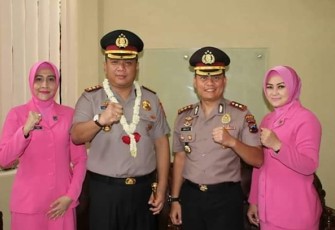Foto bersama usai sertijab