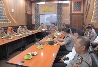 Bupati Wihaji saat menerima kunjungan Kapolres Batang AKBP Abdul Waras selaku pejabat baru yang berlangsung di Ruang Abirawa