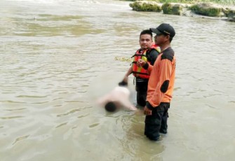 Korban pasca ditemukan mengapung di sungai