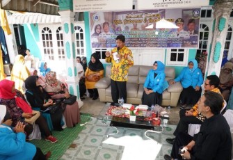 Plt Gubernur Kepri Serahkan Bantuan Operasional Peningkatan UKM