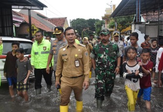 Bupati bersama Dandim dan Kapolres Tinjau 8 Titik Banjir di Batang