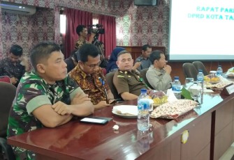 Kapten Arh Wahyu Suko S. Hadiri Rapat Paripurna DPRD Penyampaian 2 Raperda