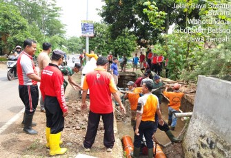 Kerja Bakti Bersihkan Gorong-gorong dan Saluran Air Digiatkan
