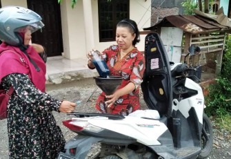 Bu Astuti (48)