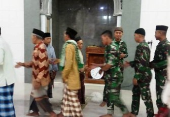 Keberadaan TNI di Pantirejo Pekalongan Berikan Motivasi Kerja dan Ibadah