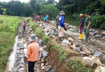 Perjuangan Pembangunan Talud TMMD Reguler Pekalongan ke Dukuh Pepedan Pantirejo