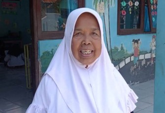 Sri Puji Astuti (76) ibu rumah tangga