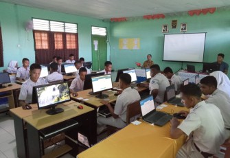 Siswa SMK Negeri 7 Seram Bagian Barat kecamatan Huamual kabupaten SBB laksanakan UNBK