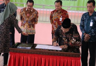 Bupati Bundra Jaya Teken MoU Dengan Bank Bengkulu 