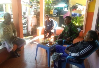Babinsa Sambangi Warga Berikan Imbauan