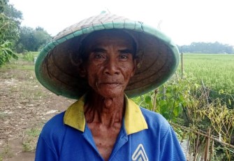Mbah Sumar (72)