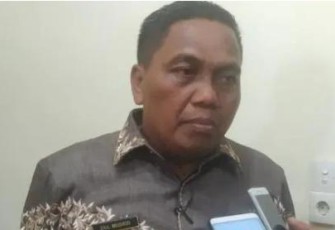 Bupati Aceh Singkil Dulmusrid saat ditemui wartawan di Pendopo.