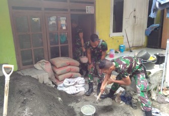 Rumah Alamsyah Direhab Satgas TMMD Kodim 0508/Depok