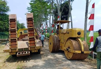 Pengaspalan Jalan TMMD Reguler Pekalongan Alat Berat Didatangkan