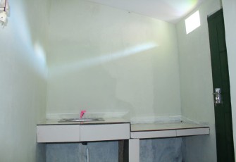 Girang Keluarga Alamsyah Miliki Meja Dapur Hasil Kerja Satgas TMMD 107 Kodim 0508/Depok