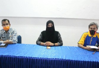 Saat Melakukan Konferensi Pers 