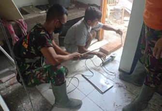 Satgas TMMD 107 Kodim 0508/Depok Kebut Pengerjaan Rumah Alamsyah