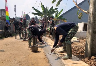 Pekerjaan Saluran Jalan Muhari Dikebut 49 Orang