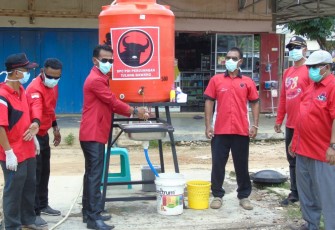DPC PDI-P Tulang Bawang Berikan 1 Unit Tower Destabel