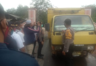 Polsek Menggala Bersama Uspika Menggala Timur Bagikan 1000 Masker
