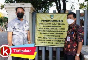 Pengumuman penutupan sementara zona pedagang oprokan di Pasar Notoharjo Solo Jawa Tengah. Foto : Istimewa