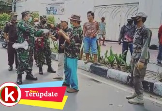 Babinsa Koramil 02/SB Bersama Tiga Pilar Bagikan Masker di Karang Anyar
