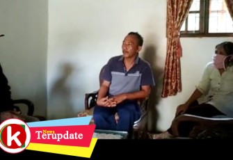 Erwanda (tengah) saat diklarifikasi Kades dan Babhinkamtibmas serta pihak kesehatan setempat