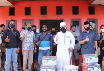 Wali Kota Bengkulu Helmi Hasan dan Wakil Wali Kota Bengkulu Dedy Wahyudi Antar Langsung Bantuan Sembako Untuk Mahasiswa Asal Papua 