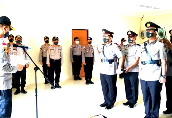 Kapolres Bintan AKBP Bambang Sugihartono SIK MM Lantik Wakapolres dan Kasat Lantas Yang Baru 