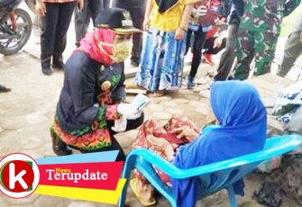 Bupati Tulang Bawang Hj Winarti SE MH serahkan bantuan langsung ke salah satu korban