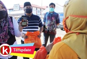 VC Gubernur Bengkulu Bersama Pemulung dan Penyapu Jalan