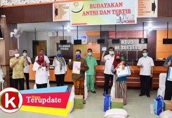 Bupati Tegal Lepas Kepulangan Tiga Pasien Sembuh dari Covid-19