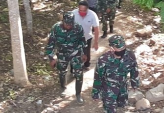 Dandim 0807/Tulungagung Susuri Lokasi TMMD dengan Jalan Kaki