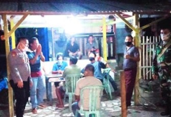 Patroli gabungan saat amankan sekelompok warga yang asyik main judi