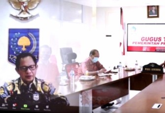 Wagub Sulut saat Vidcon bersama Mendagri